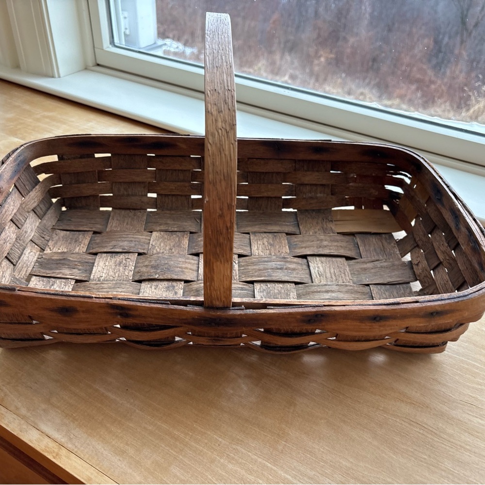 Beautiful Clean Rustic Brown Woven Basket Unique pet/smoke-free - Picture 3 of 16